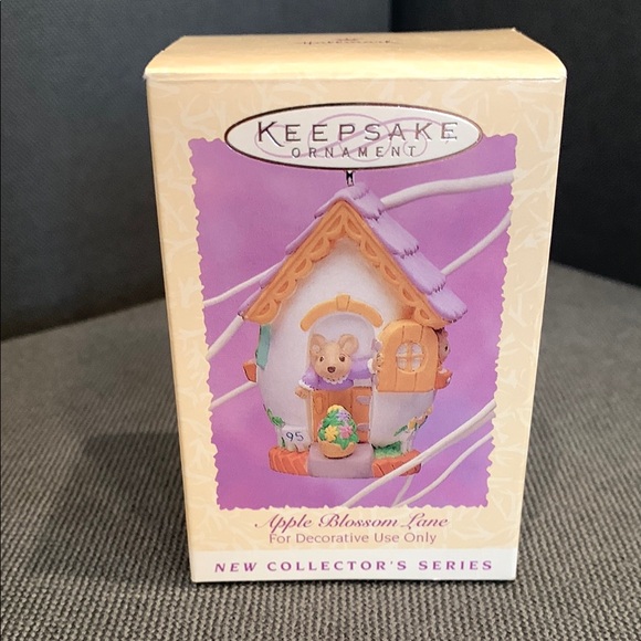Keepsake Ornament - Apple Blossom Lane 1995 - Picture 1 of 7